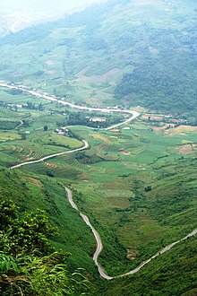 Bac Sum Pass on National Road 4C DuonglencongtroiQuanBa.jpg