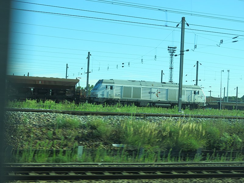 File:ETF Class BB 75000 at Vaires-Triage.jpg