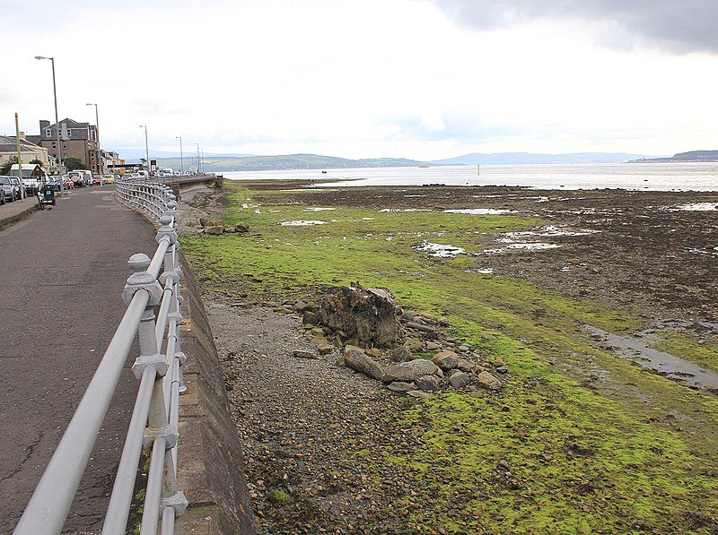 File:East Bay, Dunoon - geograph.org.uk - 2534022.jpg