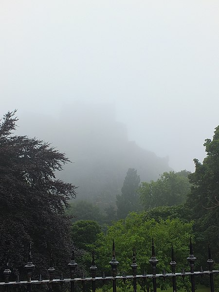 File:Edinburgh Castle during a Haar 07.JPG