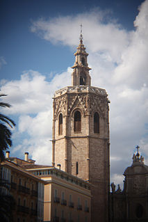 Miguelete Tower A translation of the Castilian language version of a page on the bell tower of Valencia Cathedral