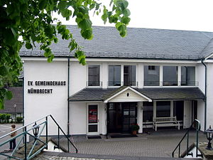 Nümbrecht Evangelische Kirche: Baugeschichte, Alte Kostbarkeiten, Deckenwappen