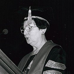 Eva Kushnerová pronášející projev (1970)