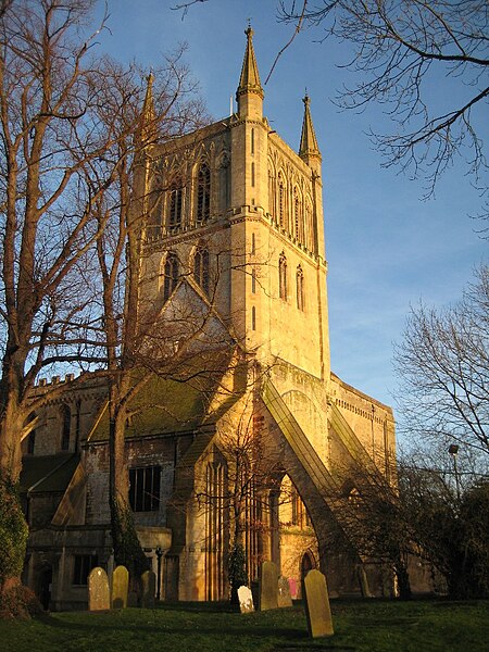 File:Evening sun on Pershore Abbey - geograph.org.uk - 4799651.jpg