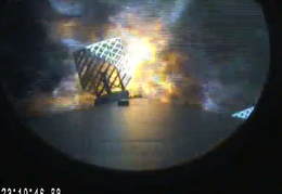 Falcon 9 booster stage re-entry with grid fins, February 2015 following the launch of the DSCOVR mission Falcon 9 1st stage re-entry with grid fins; DSCOVR mission (16849254595).png