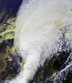 Imagine prin satelit a furtunii tropicale Faxai