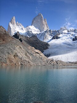 Cerro Chaltén, mai conegut jol nom de Mont Fitz Roy, Patagònia.