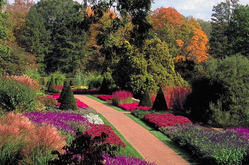 File:Gardens at longwood.jpeg