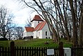 Kirche (mit Ausstattung), zwei Grabsteine (für Friedrich und Friedericke Landwüst) an der Kirche und Kriegerdenkmal für die Gefallenen des Ersten Weltkrieges auf dem Kirchhof