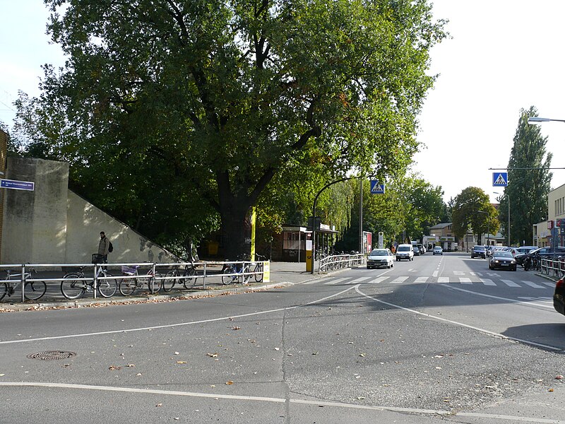 File:Grünau Richterstraße-001.JPG