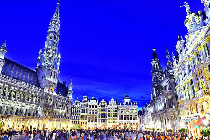 File:Grand-Place de Bruxelles en heure bleue.jpg