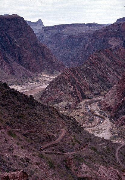 File:Grand Canyon-34-Kaibab-Trail-Colorado-1980-gje.jpg