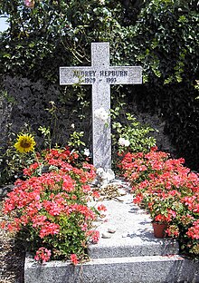 Audrey Hepburn's Grave in Tolochenaz. Grave of Audrey Hepburn, Tolochenaz, Switzerland - 20080711.jpg