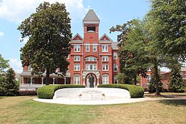 Morehouse College Graves Hall, Morehouse College 2016.jpg