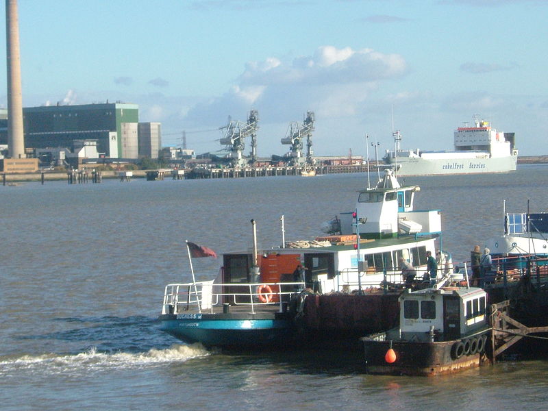 File:GravesendThames3401.JPG