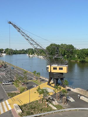 Frankfurt-Höchst: Geographie, Geschichte, Bevölkerung