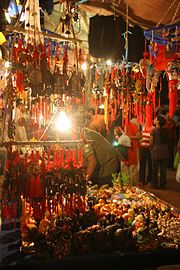 Loja de artesanato em Déli (Índia).