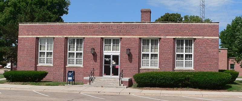 File:Hebron, Nebraska post office from E.JPG