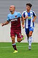 Pablo Zabaleta (West Ham United) und Maurice Čović (Hertha BSC) Pablo Zabaleta (West Ham United) and Maurice Čović (Hertha BSC)