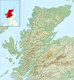 Mapa konturowa Highland, na dole nieco na lewo znajduje się owalna plamka nieco zaostrzona i wystająca na lewo w swoim dolnym rogu z opisem „Loch Morar”