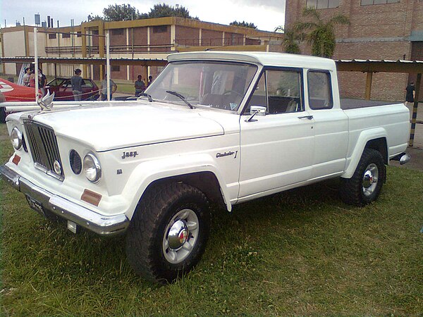 IKA Jeep Gladiator with extended cab