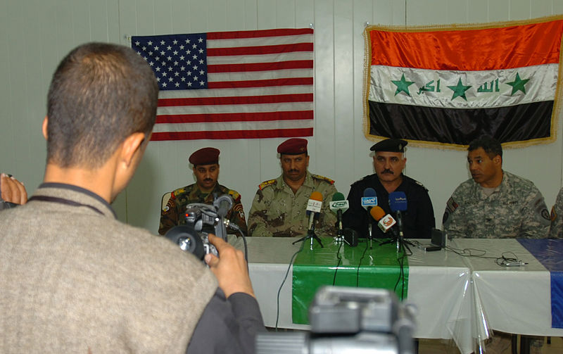 File:Iraqi, Coalition Leaders Discuss Security South of Baghdad DVIDS36971.jpg