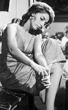 Jacqueline Andere en El Ángel Exterminador (1962).jpg