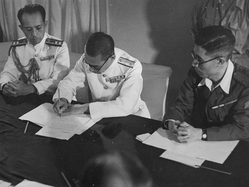 ファイル:Japanese surrender Penang.jpg