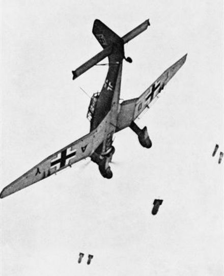 Junkers Ju 87B "Stuka" dropping bombs