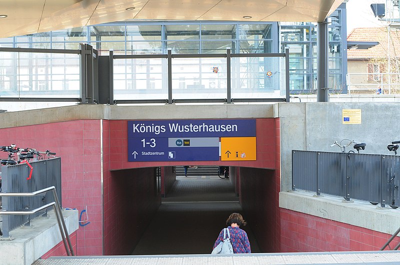 File:Königs Wusterhausen, Fussgaengerunterführung im Bahnhof.jpg