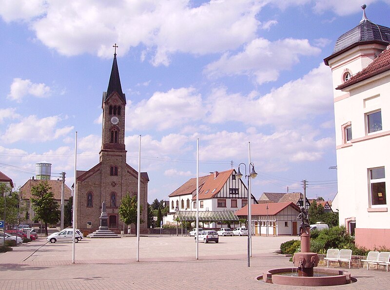 File:Katholische Kirche Boehl 01.JPG