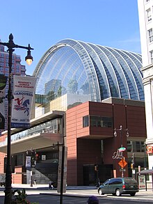 The Kimmel Center for the Performing Arts at 300 South Broad Street in July 2007 Kimmel-center.JPG