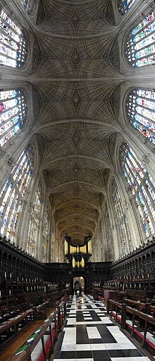 The world's largest fan vault, built between 1512 and 1515 in King's College Chapel Kings college cambridge ceiling.jpg