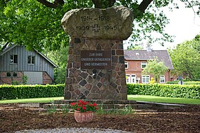 Kriegerdenkmal Tremsbüttel.jpg