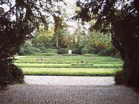 Krieggräberstätte der Gefallenen 1945 Lüneburg Zentralfriedhof Sep2011