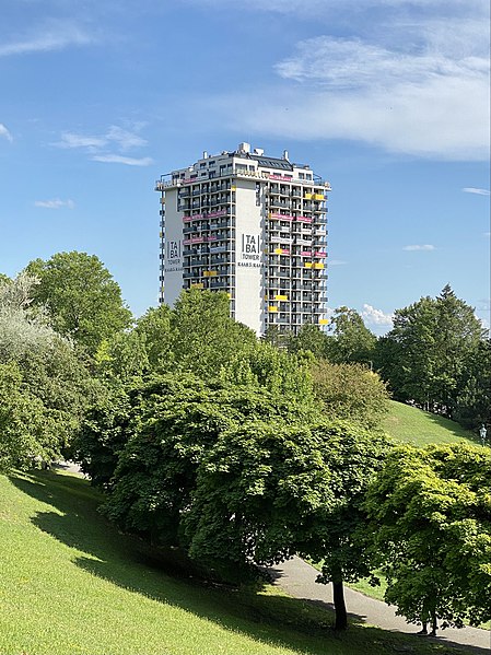 File:Kurpark Oberlaa TABA Tower.jpg