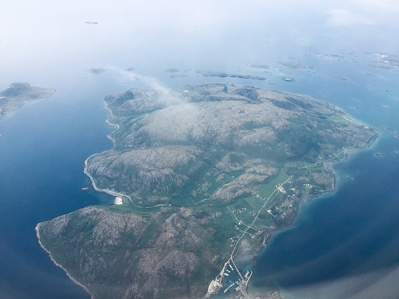 File:Kvaløya, Sømna kommune.jpg