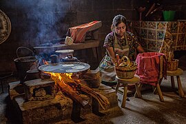 Préparation de tortilla au Chiapas.