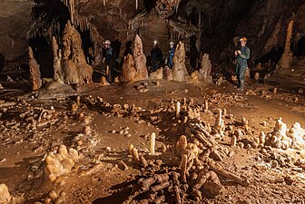 Speleofacts ring structure built by Neanderthal people in Bruniquel Cave 176,500 years ago.