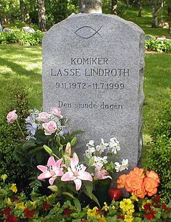Lasse Lindroths grav i Varberg.jpeg
