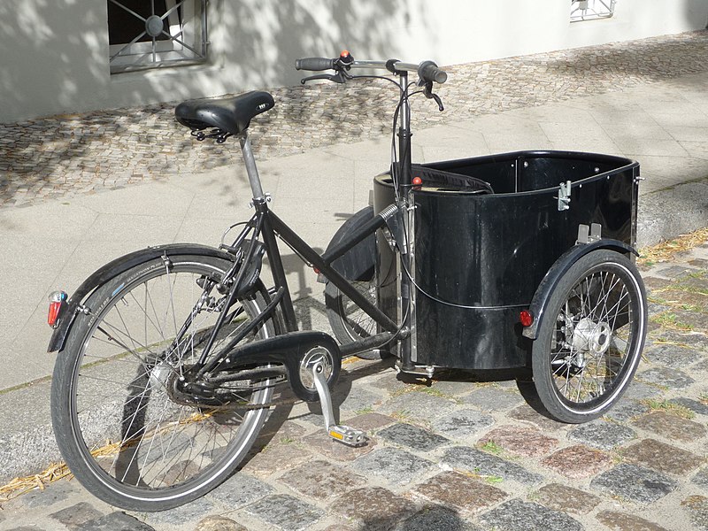 File:Lastenfahrrad mit komfortabler Lenkung - panoramio.jpg