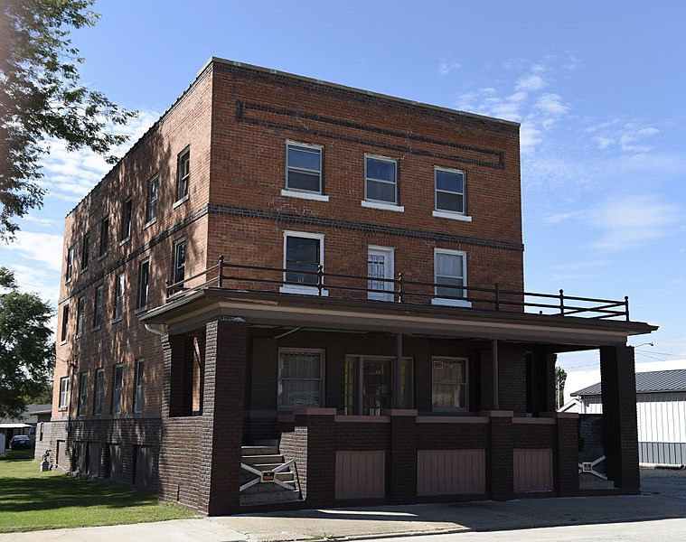 File:Lenox Hotel (Lenox, Iowa).jpg