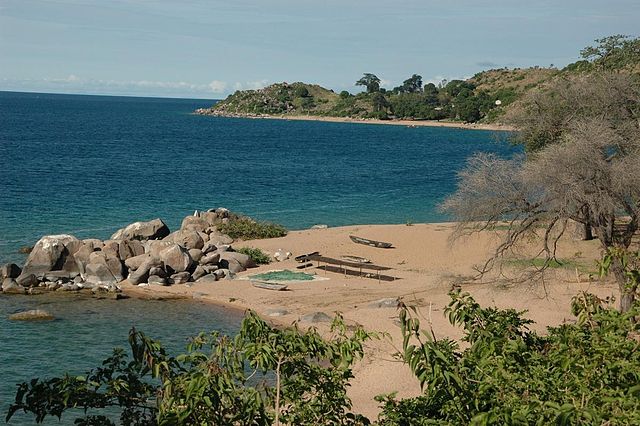 640px-Likoma_Island,_Lake_Malawi_0525.jpg (640×426)