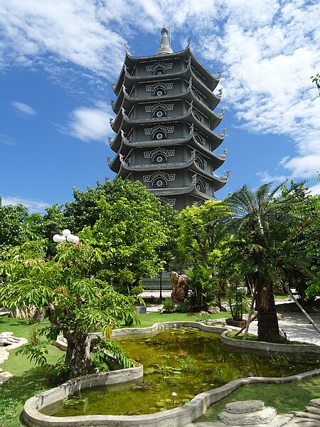 Tập_tin:Linh_Ung_Pagoda_19.jpg