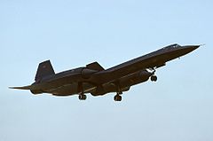 מטוס SR-71 בנחיתה לסלון האווירי RIAT בשנת 1989.