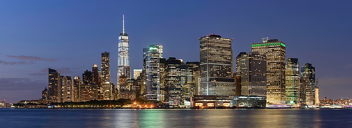 Dolní Manhattan s nejvyšší budouvou One World Trade Center (2017)