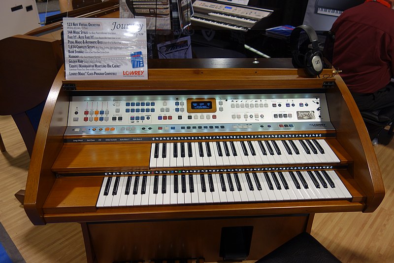 File:Lowrey Journey EY320 Virtual Orchestra (digital organ) - 2017 Winter NAMM (2017-01-21 17.36.00 by Pete Brown).jpg