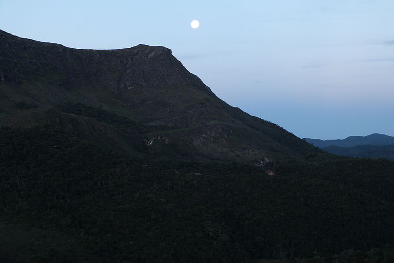 File:Lua, Serra de Itatiaia.JPG