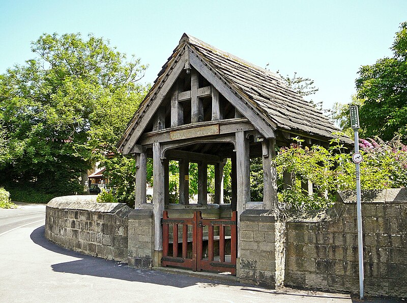 File:Lychgate, Bardsey (3720199009).jpg