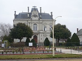 La mairie de La Ménitré